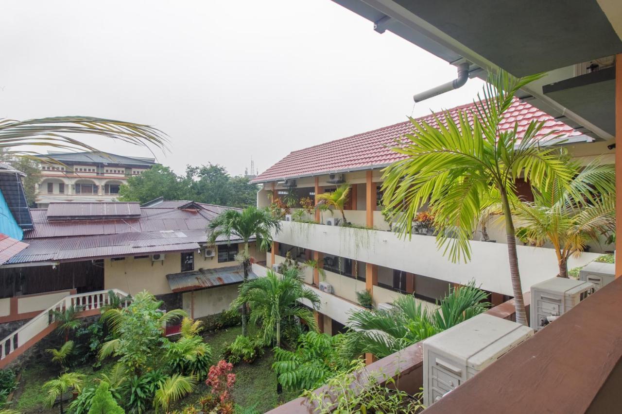 Reddoorz At Jalan Babepalar Rike Manado Hotel Exterior photo