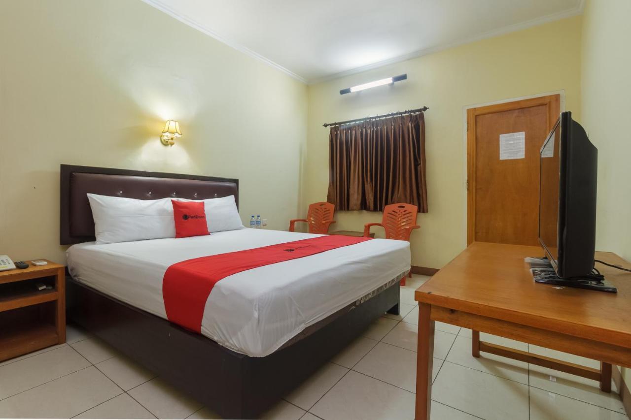 Reddoorz At Jalan Babepalar Rike Manado Hotel Exterior photo
