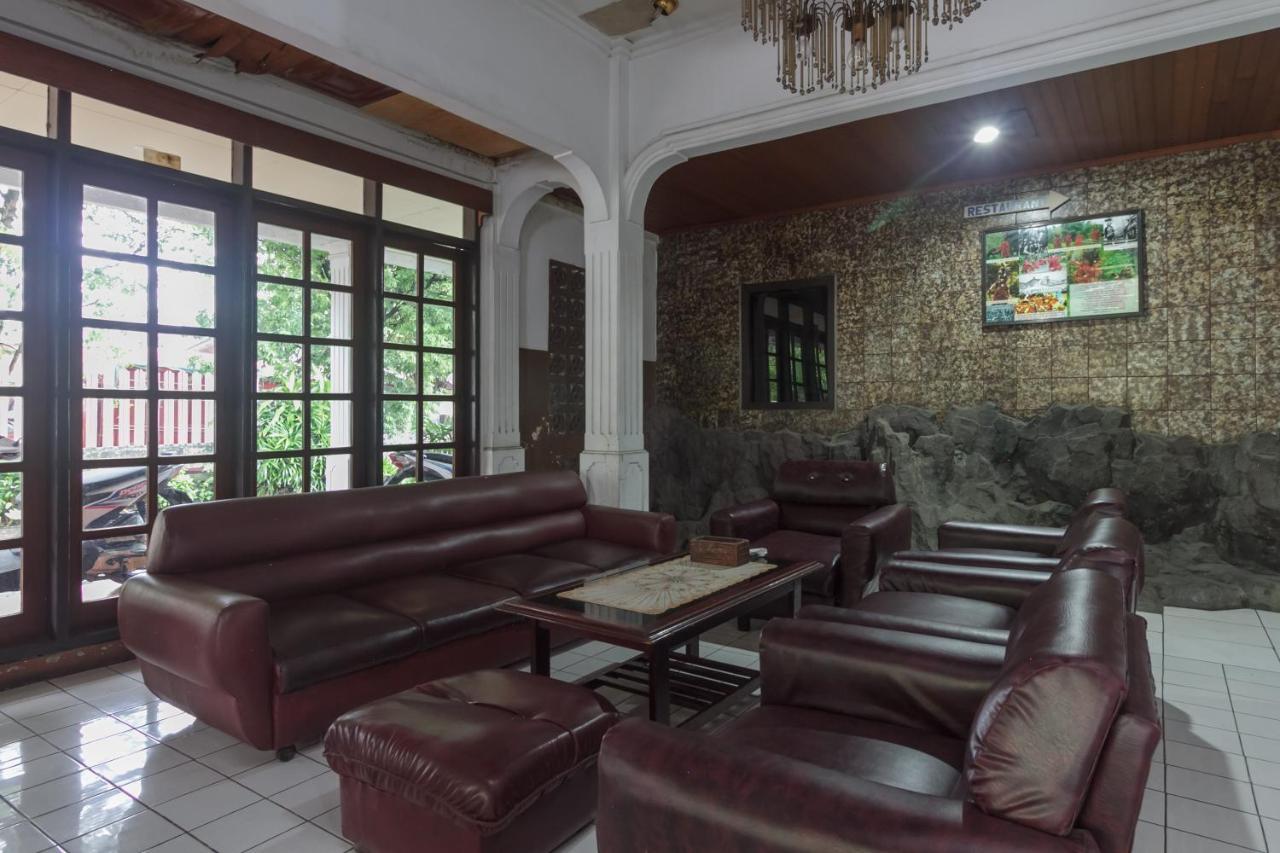 Reddoorz At Jalan Babepalar Rike Manado Hotel Exterior photo